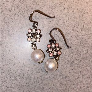 (CLOSET CLOSING FINAL SALE) Cute Pink Flower Pearl Dangle Earrings